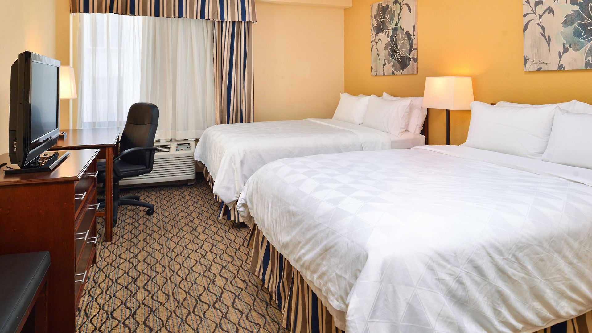 Hotel & Chicago-downtown By Ihg 3*