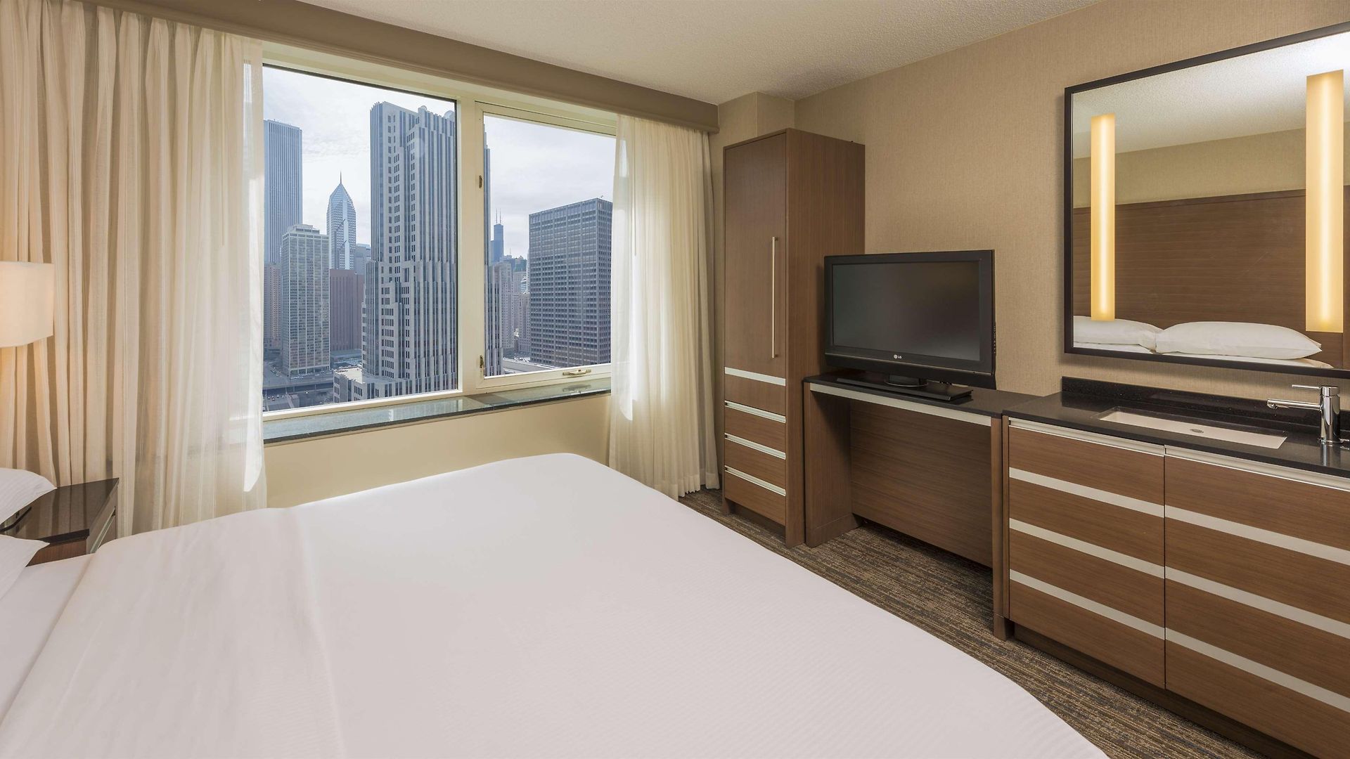 Hotel Embassy By Hilton Downtown Magnificent Mile Chicago