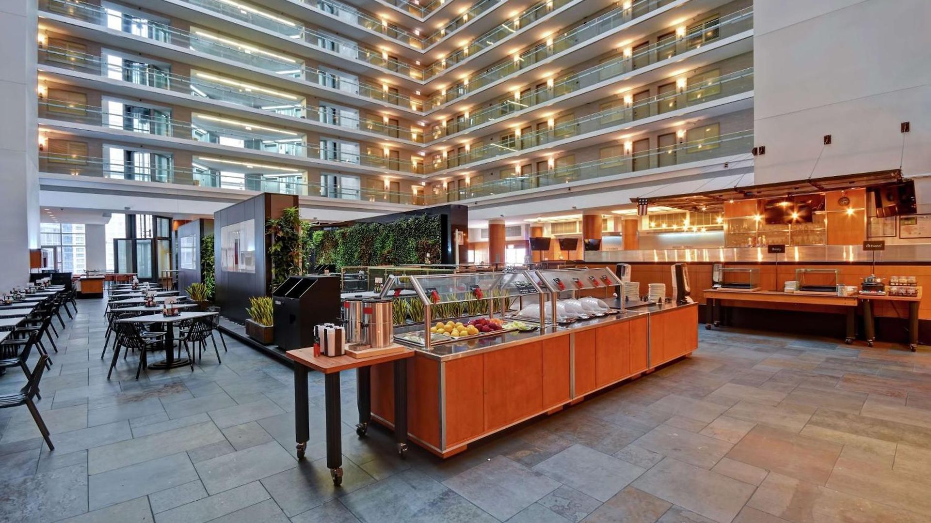 Embassy By Hilton Downtown Magnificent Mile 4*