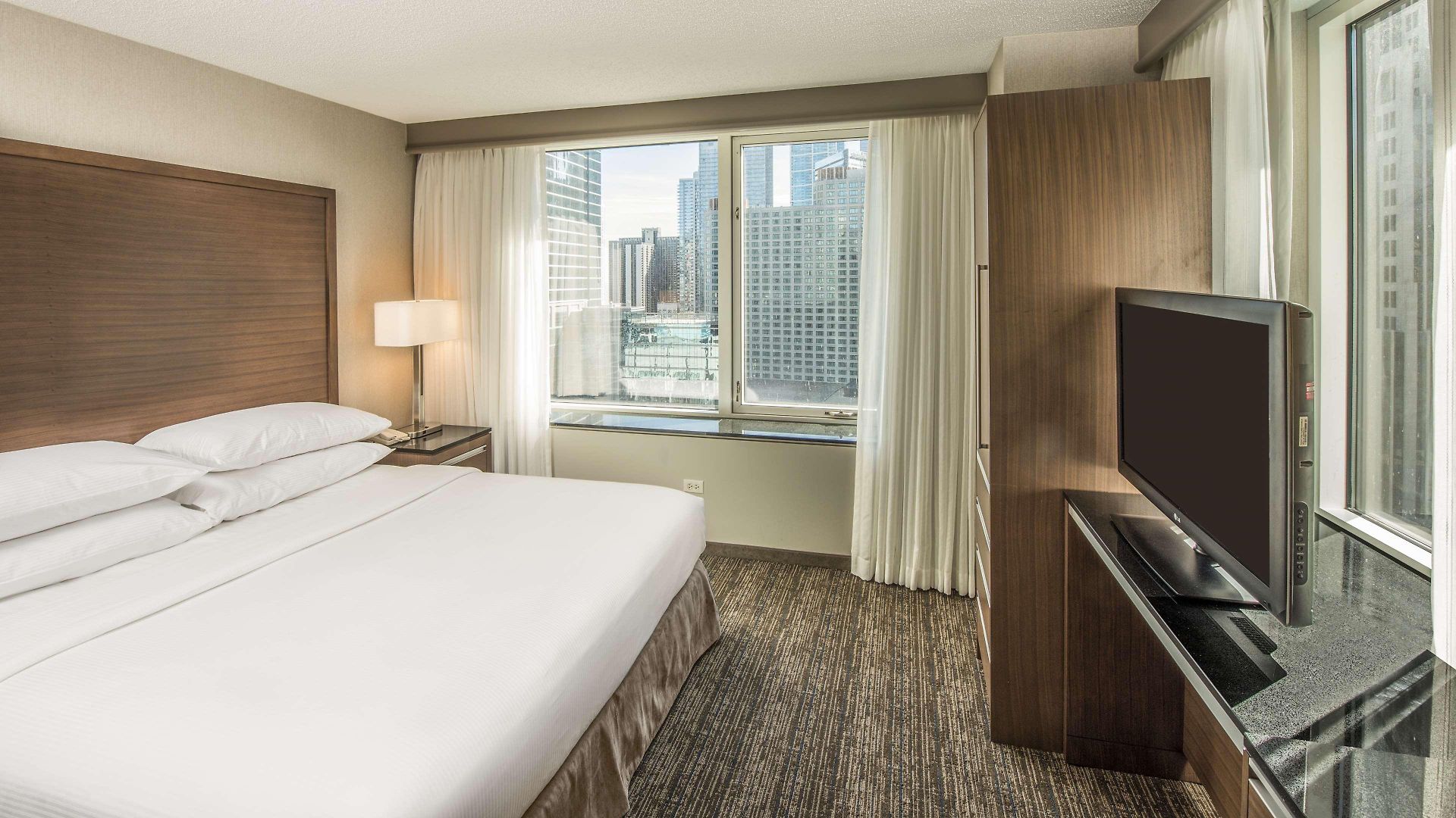 Embassy By Hilton Downtown Magnificent Mile