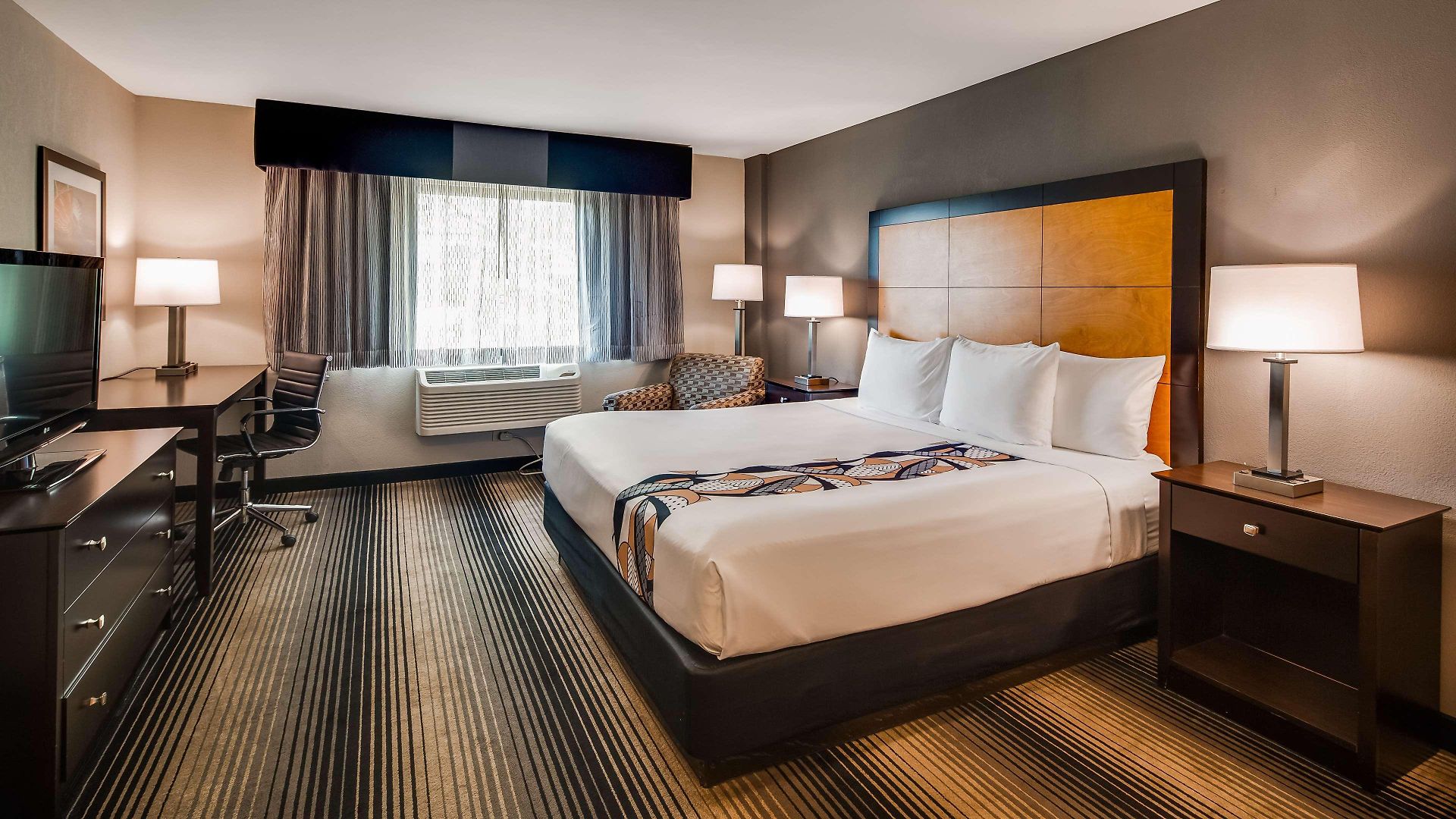 Western Hyde Park 2* Chicago