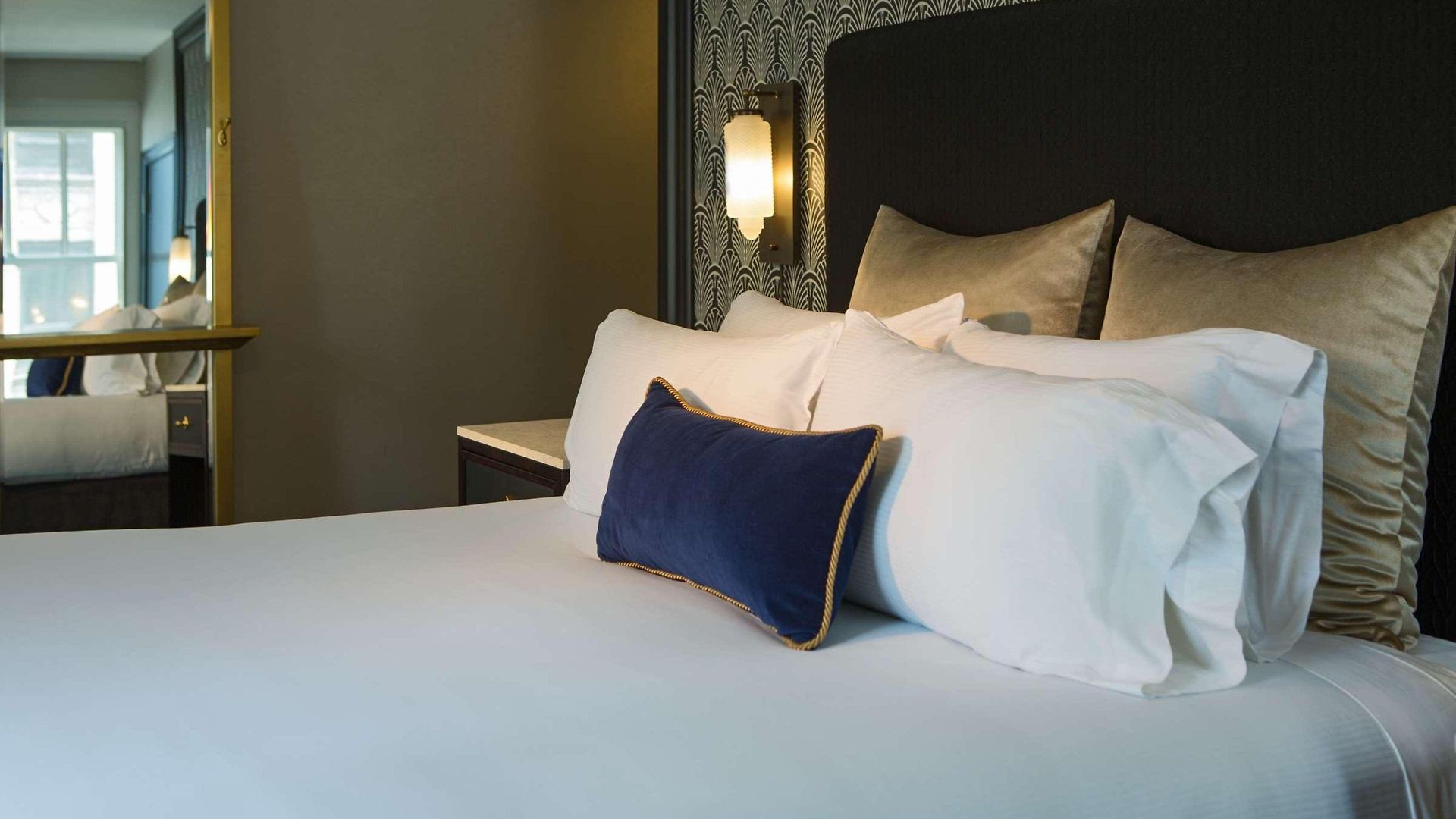 The Allegro Royal Sonesta Loop Hotel