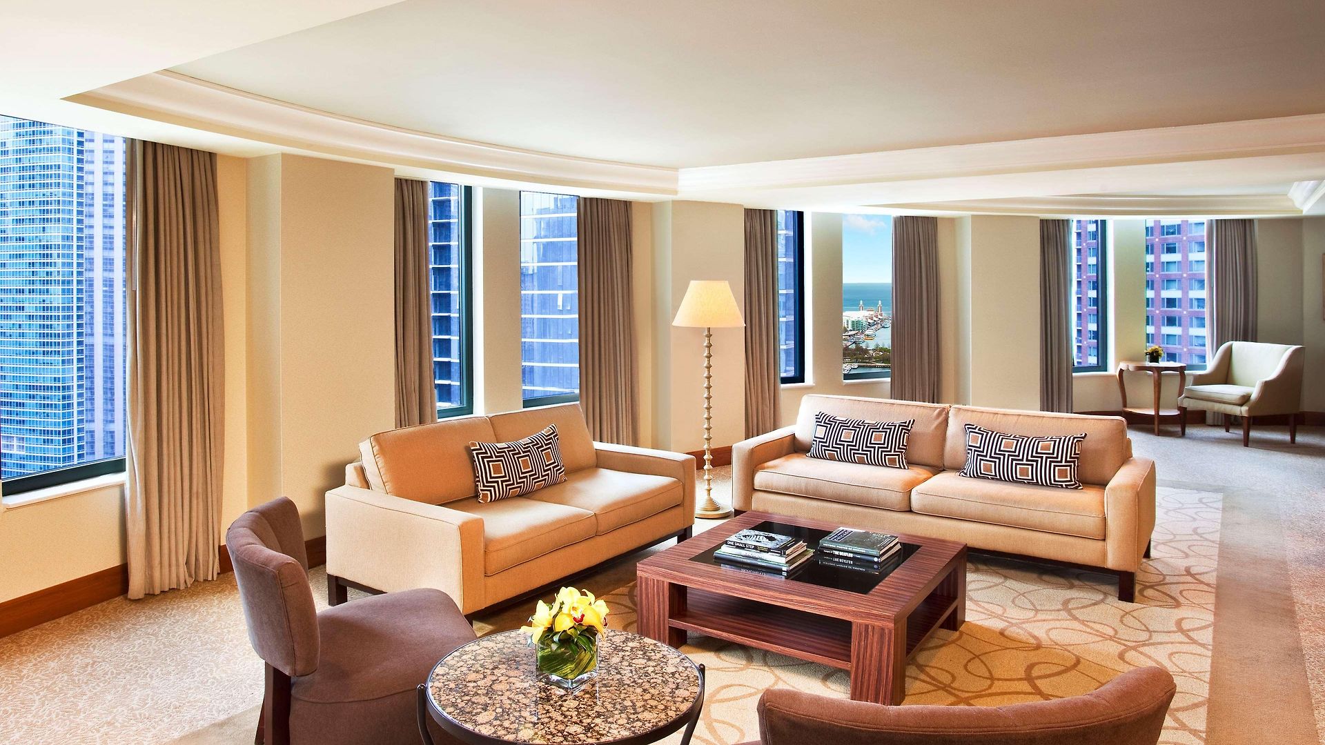 Hotel Sheraton Grand Riverwalk 4*