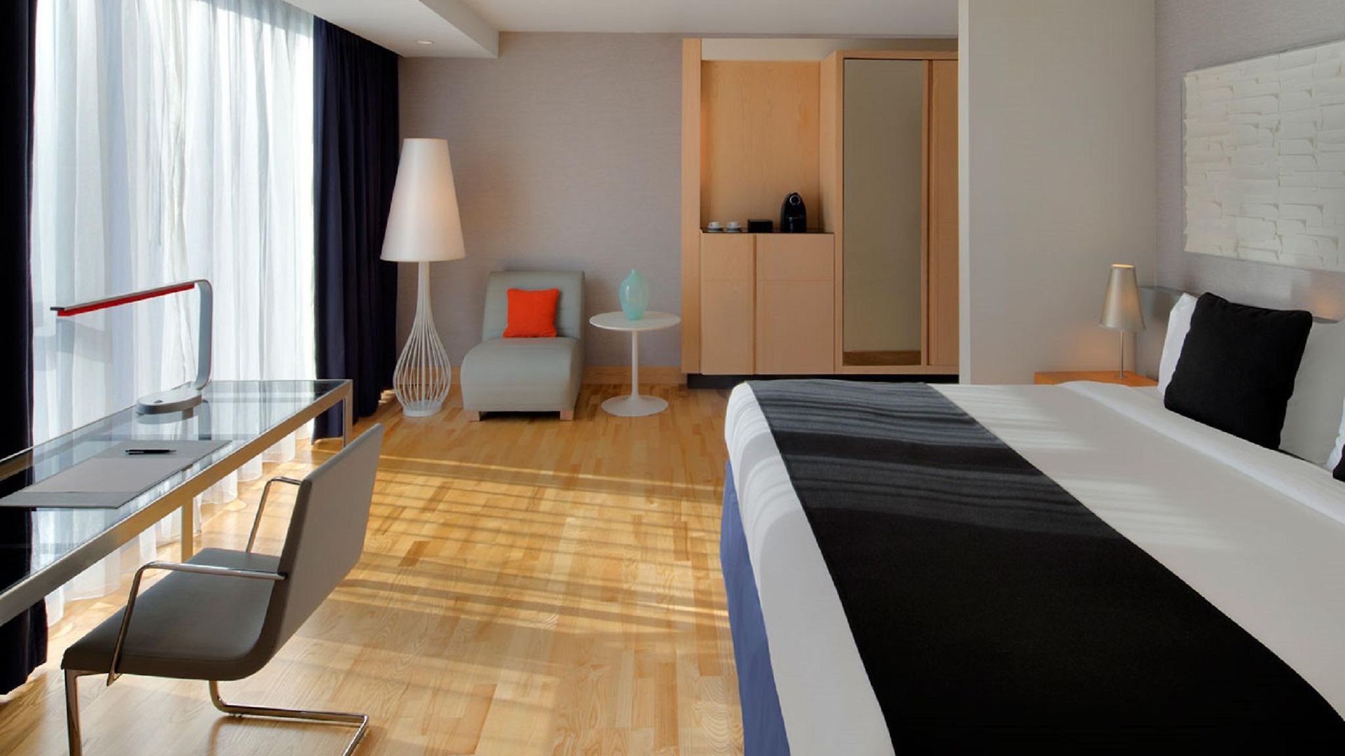 Radisson Blu Aqua Hotel, 4*
