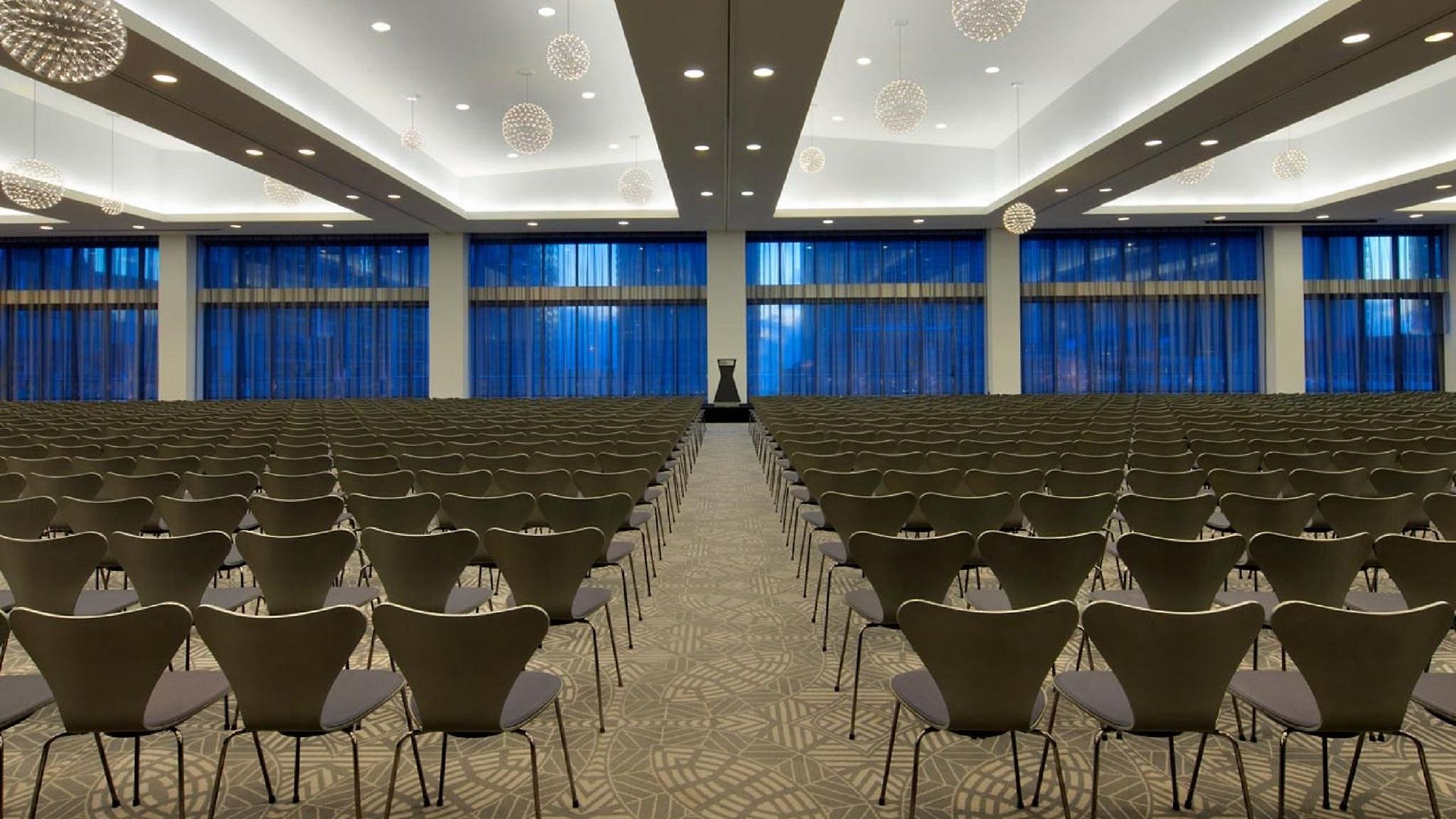 Hotel Radisson Blu Aqua Hotel, 4*