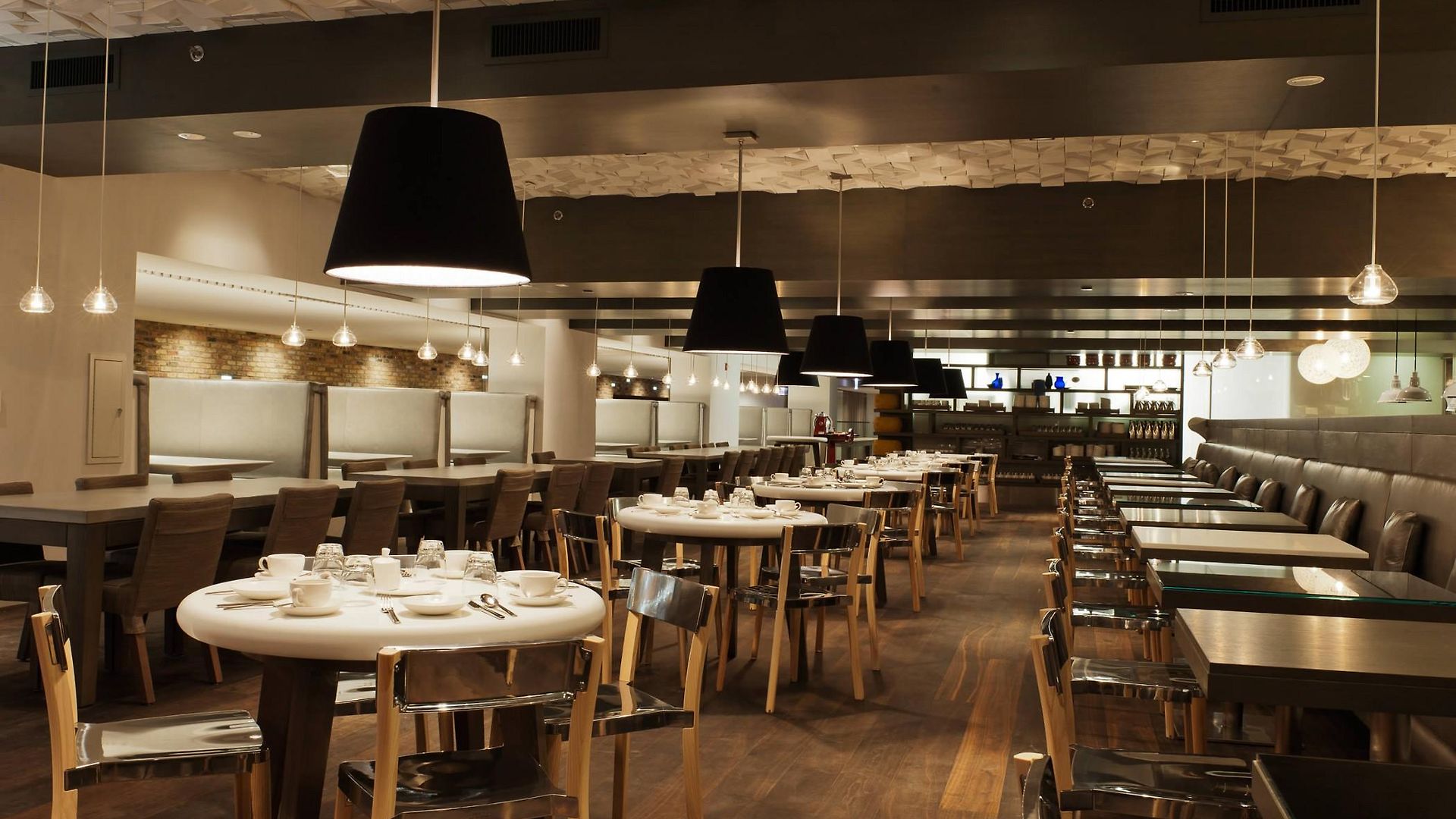 Radisson Blu Aqua Hotel, 4*