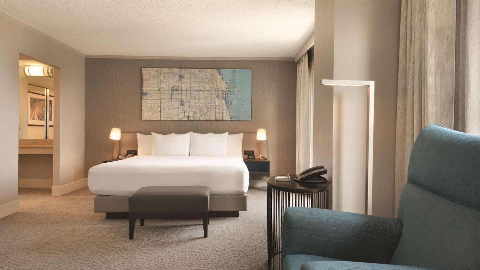 Hilton Magnificent Mile Hotel