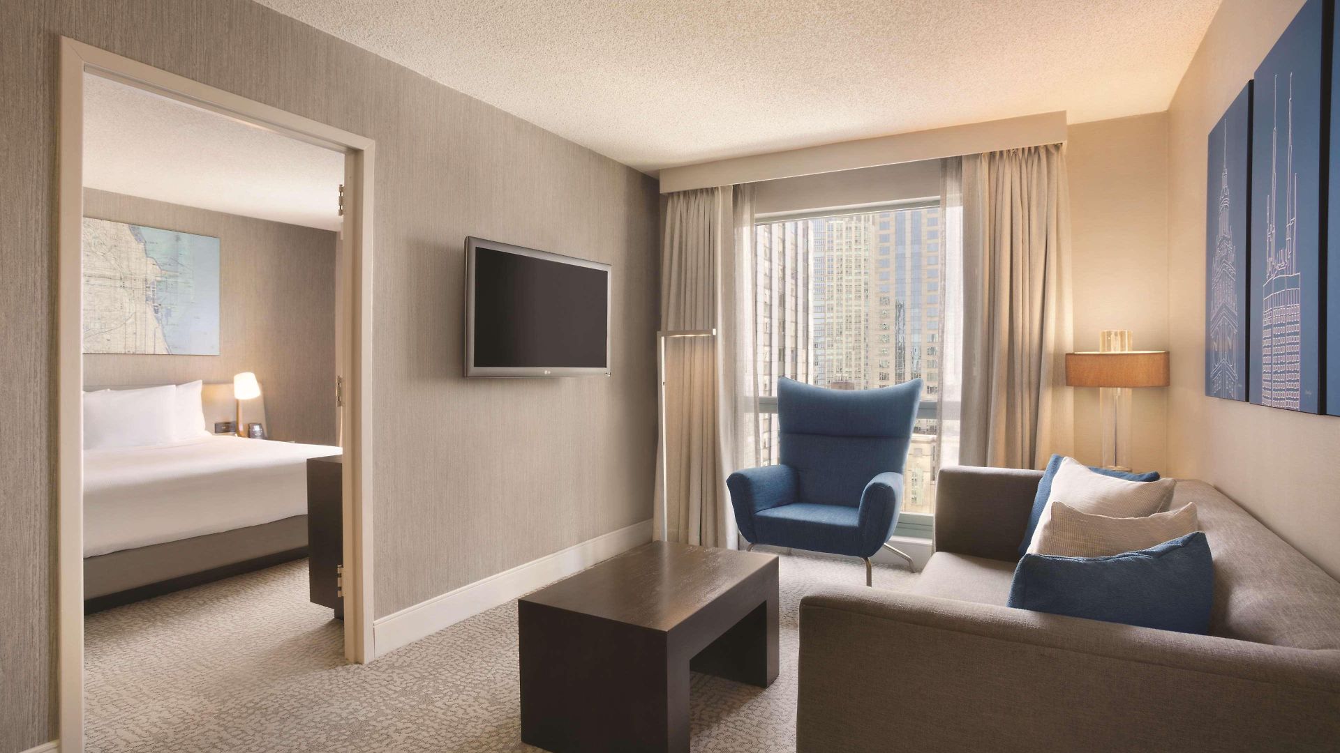 Hilton Magnificent Mile Hotel 3*