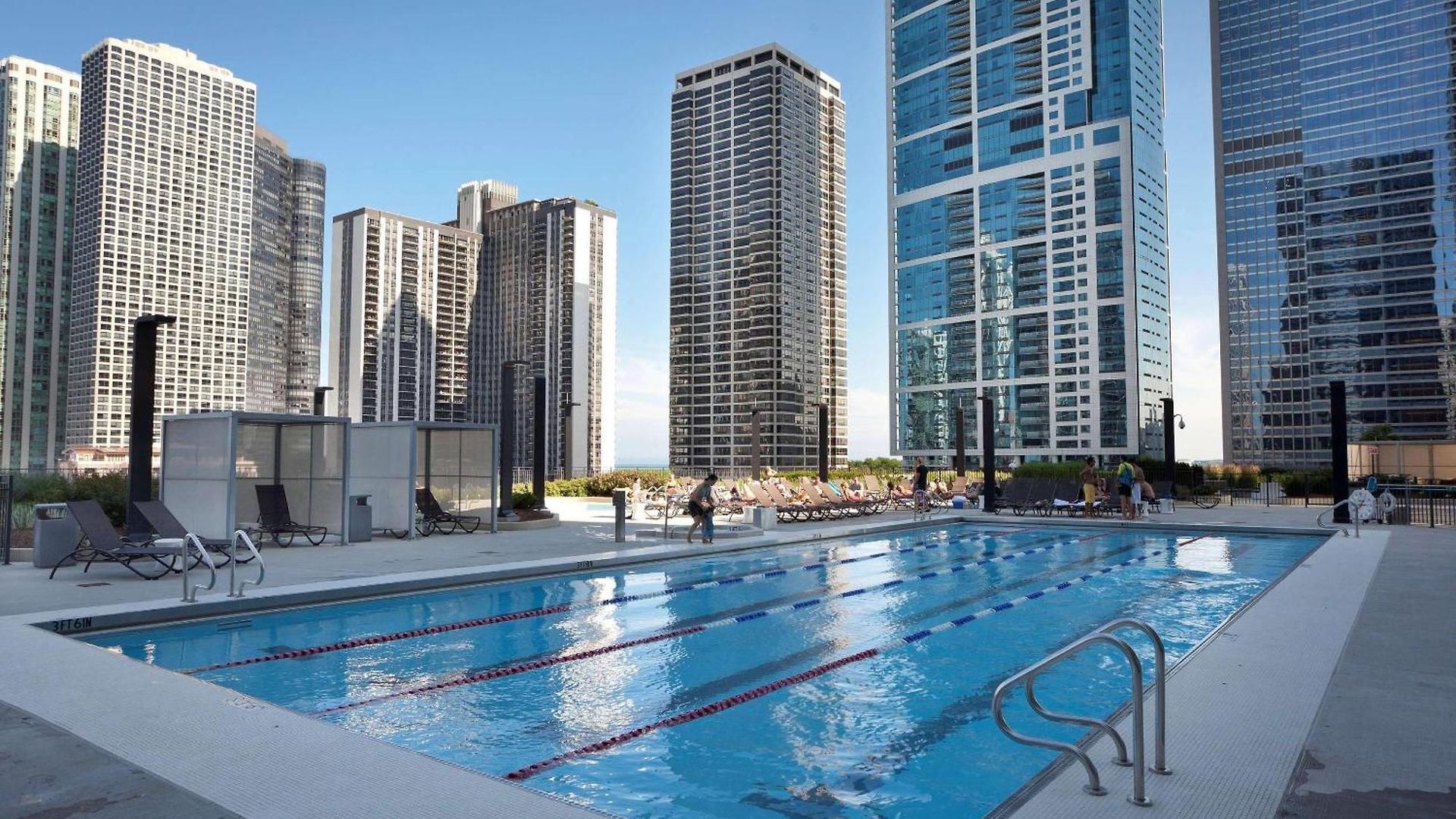 Radisson Blu Aqua Hotel, 4*