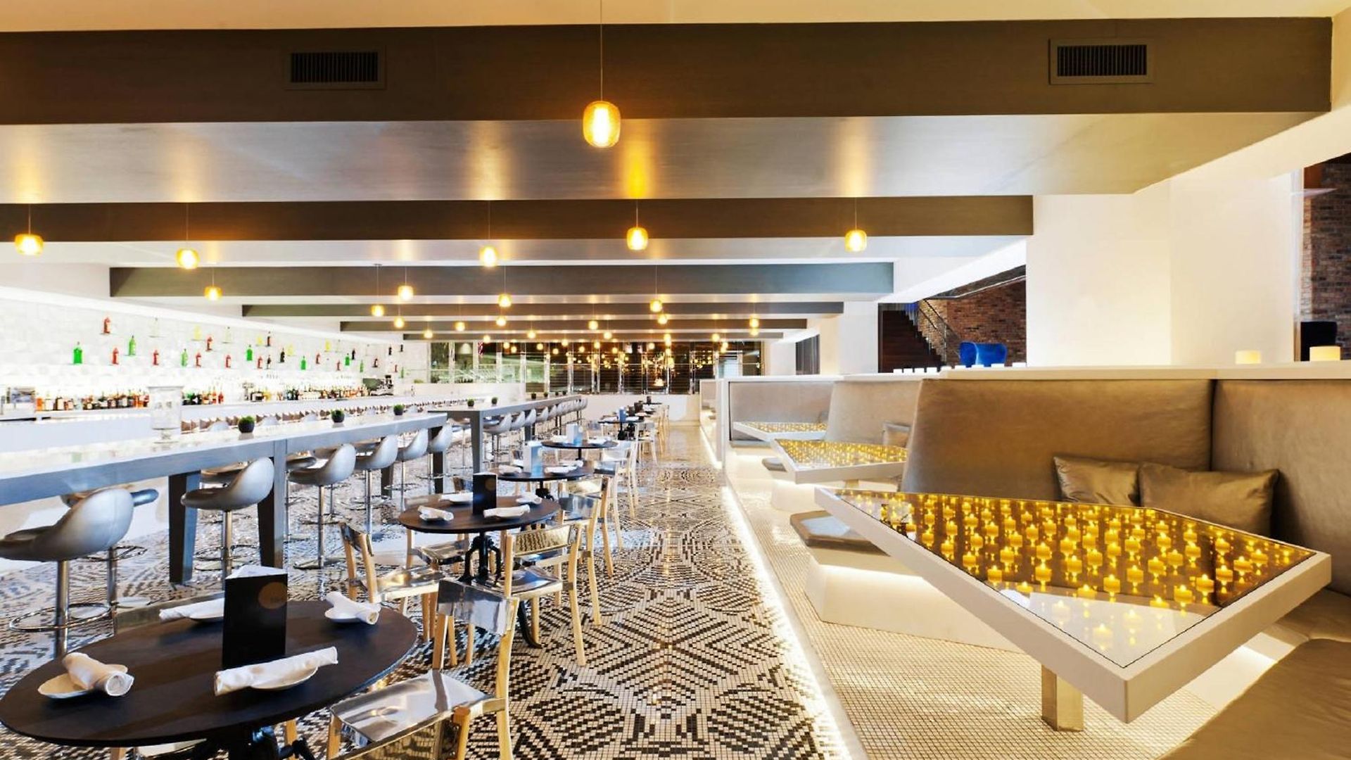 Radisson Blu Aqua Hotel, 4* Chicago