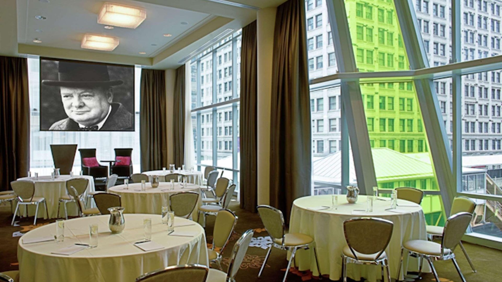 Thewit Chicago, A Hilton 4* Chicago