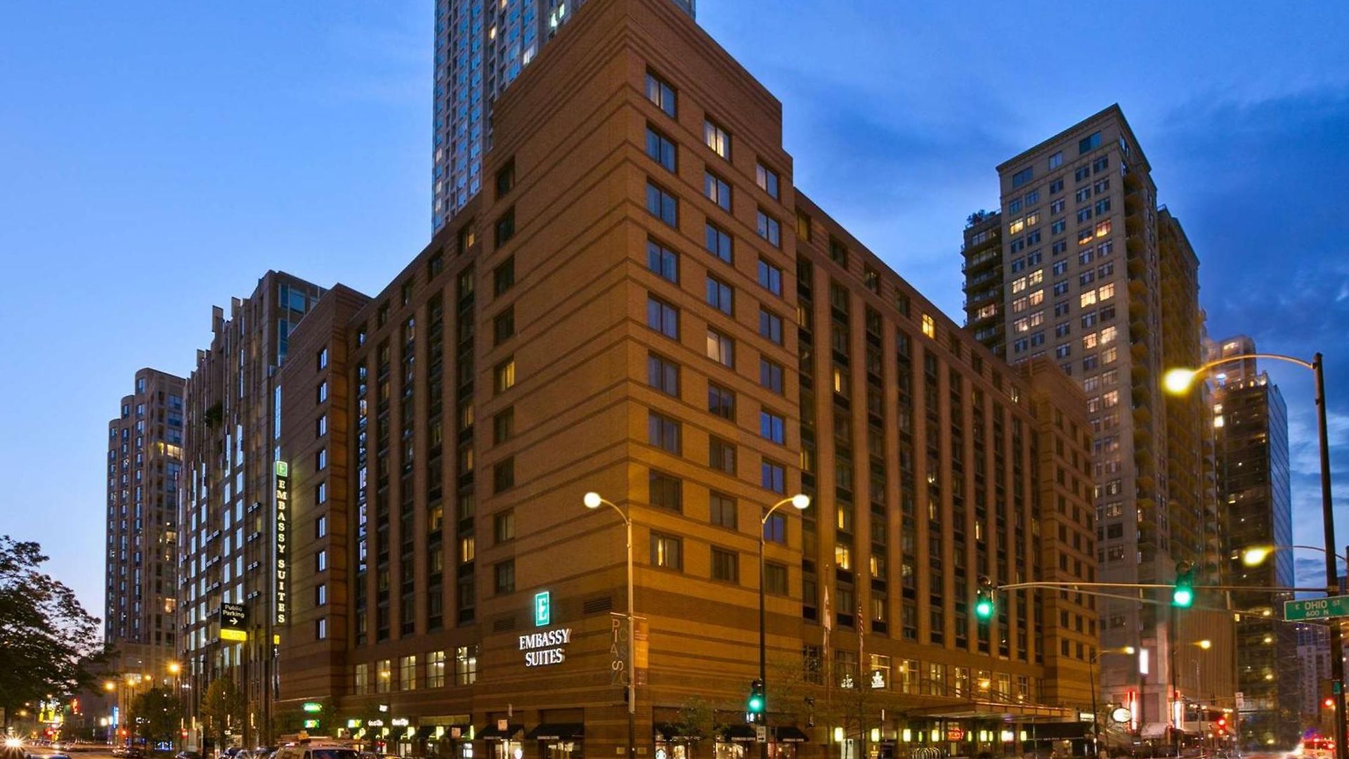 Embassy - Downtown River North Chicago