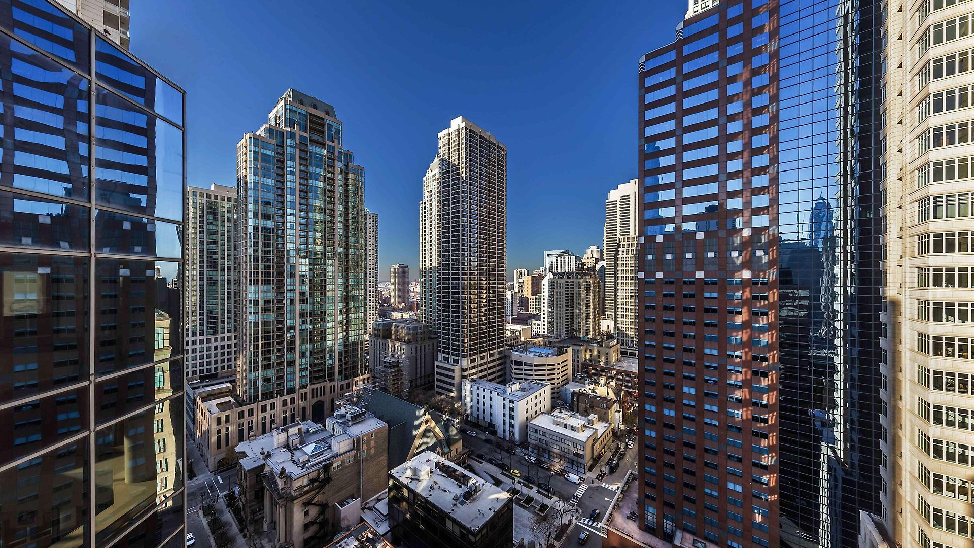 Hotel By Marriott Downtown Magnificent Mile 3*