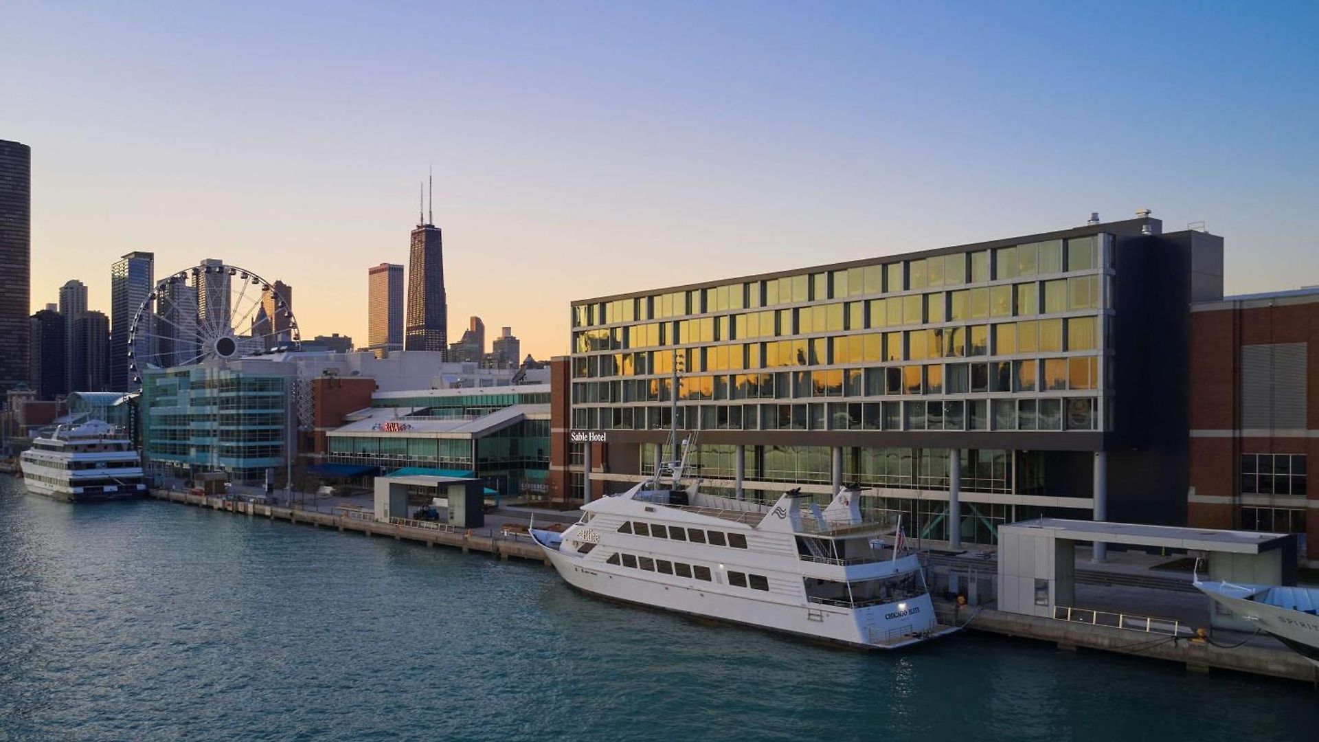 Hotel Sable At Navy Pier Chicago, Curio Collection By Hilton