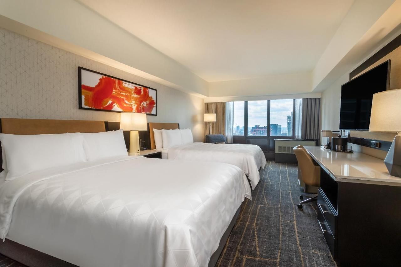- Dwtn - The Mart By Ihg Hotel 3*