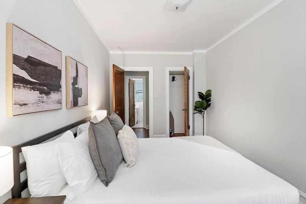1br Contemporary With Laundry Facility - Lockwood 1 & 2 Apartment
