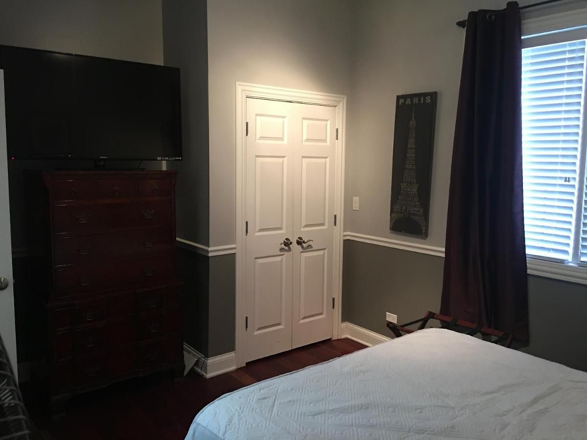 Just Minutes From Downtown 4* Chicago