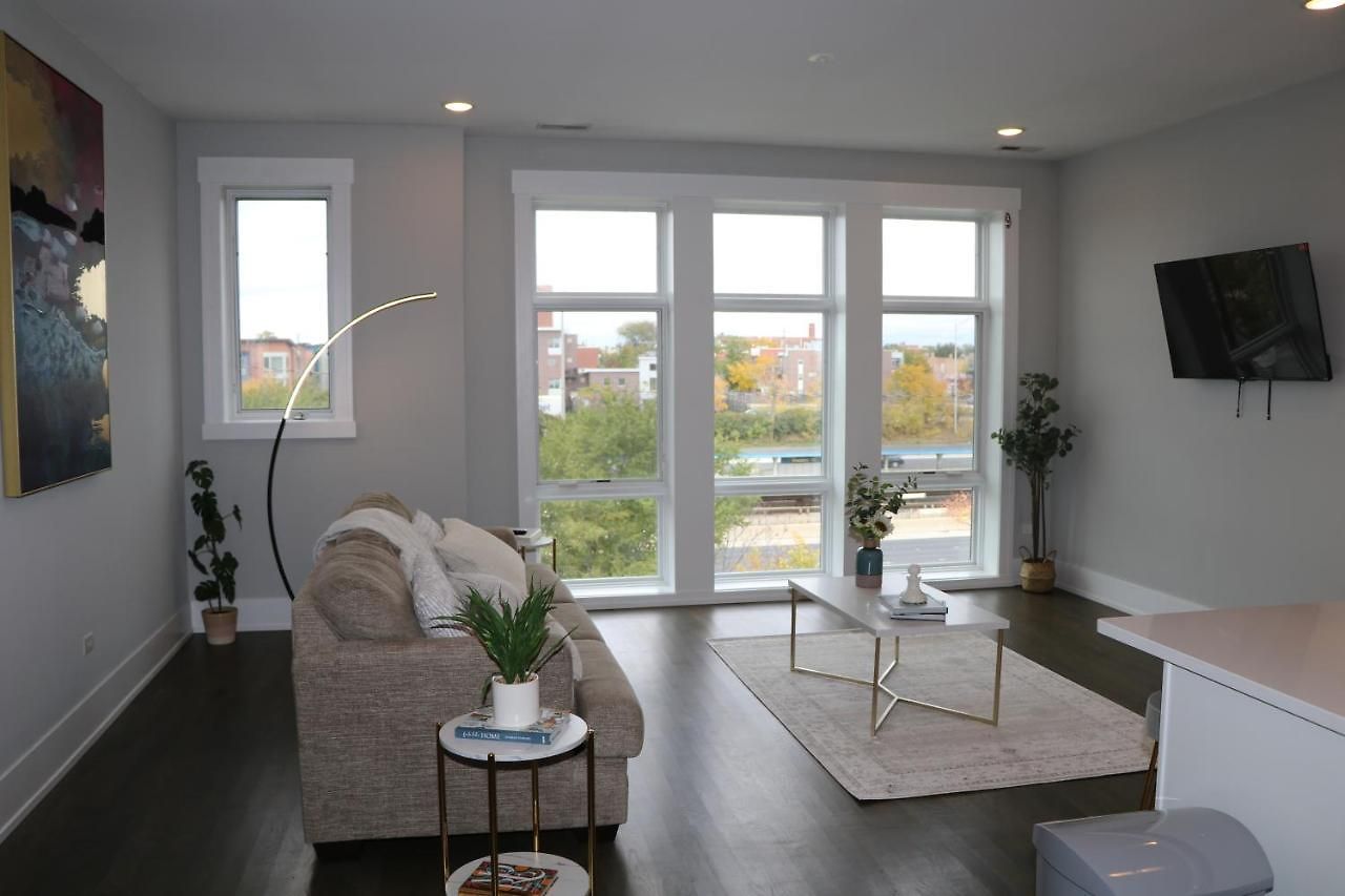 Exquisite Haven 2bed 2bath Near Downtown And United Center Apartment