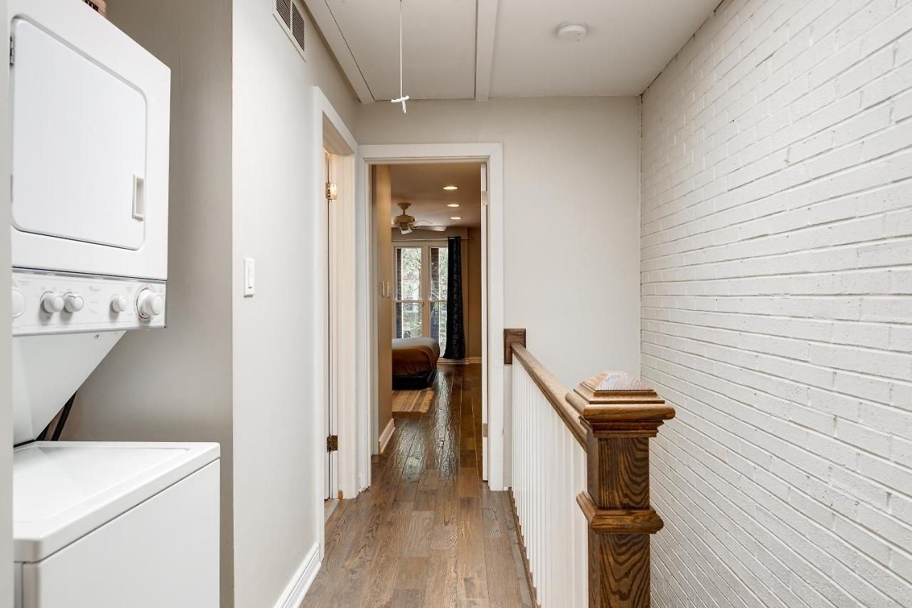 Holiday home Charming & Bright Multilevel Townhome With Parking Chicago