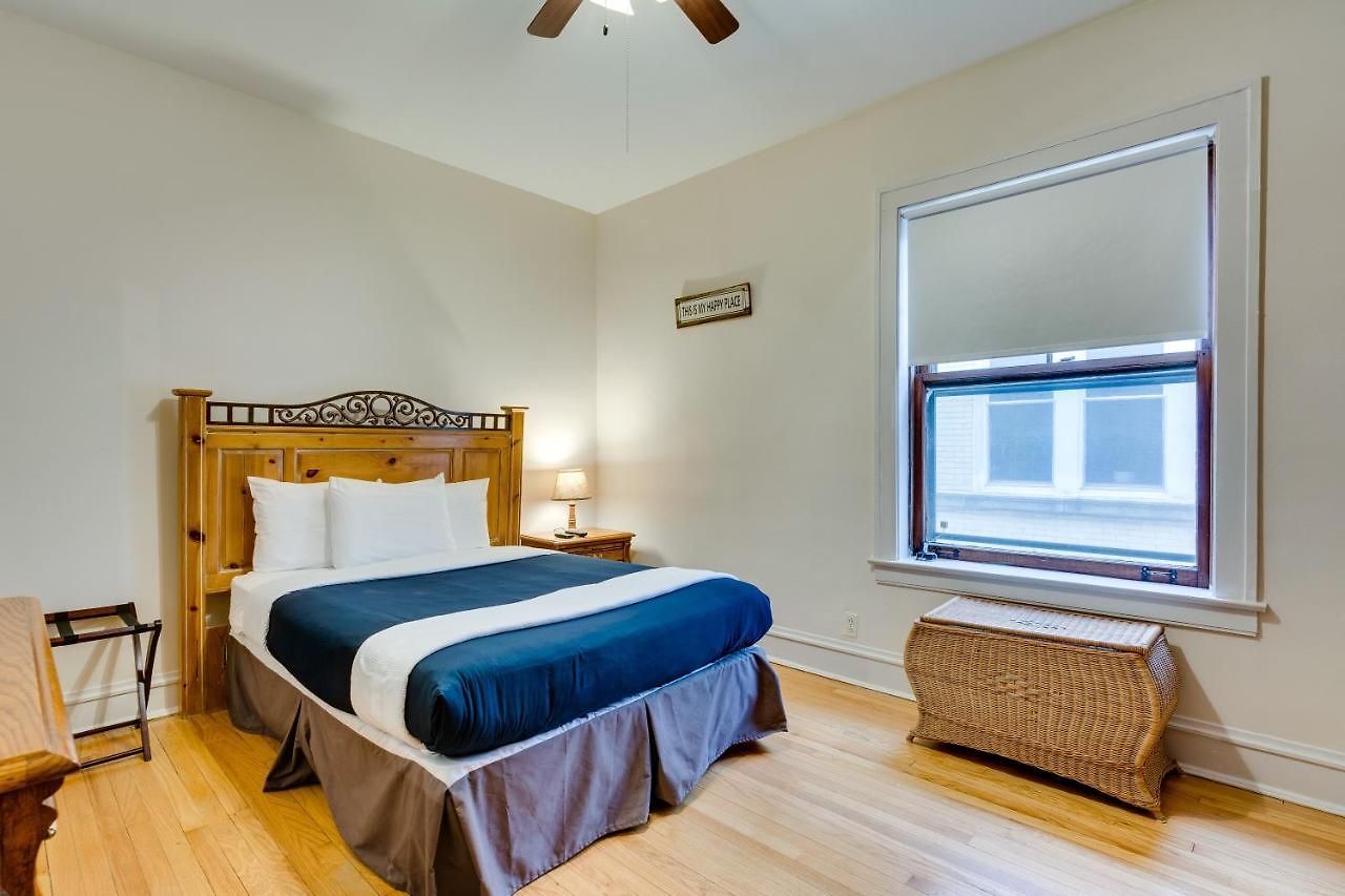 Apartment Lovely Near Loyola - Enjoy The Wonderful Outdoor Space And Sun - For The Whole Crew Apts Chicago