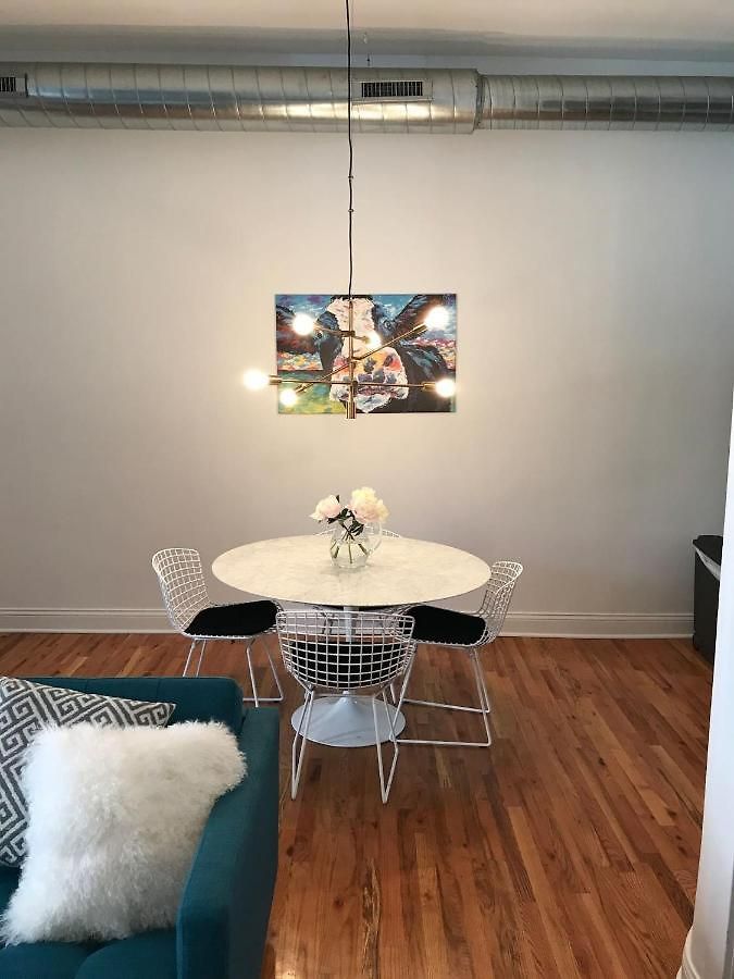 Apartment Walk To Lincoln Park, North Avenue Beach, And Second City! Lovely Old Town Charm! Chicago