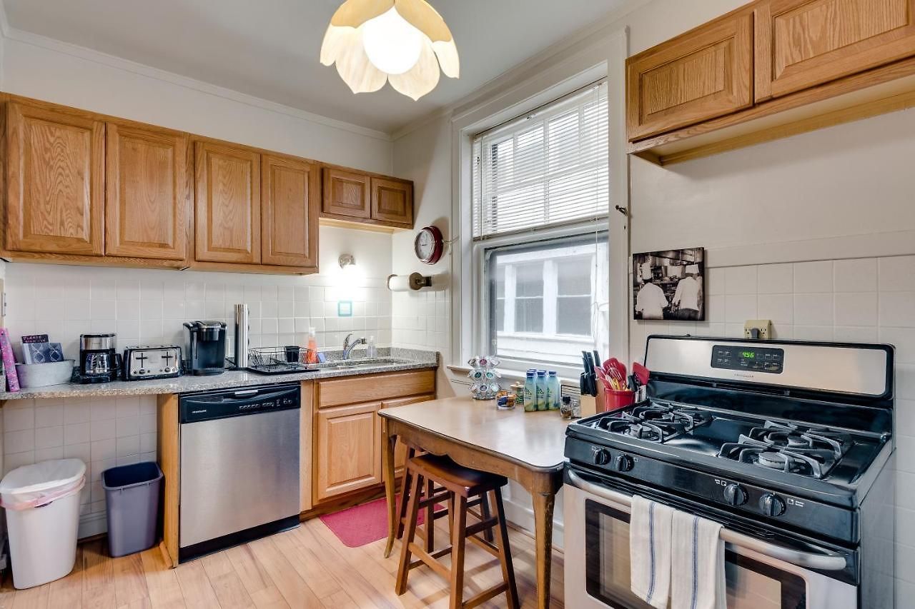 Lovely Near Loyola - Enjoy The Wonderful Outdoor Space And Sun - For The Whole Crew Apts Apartment