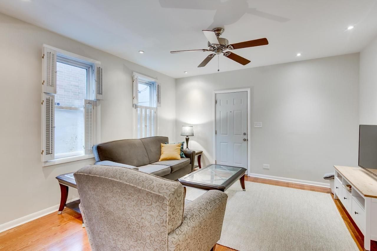 Pet Friendly! Historic River West Neighborhood - Easy Access To O'hare Apts *