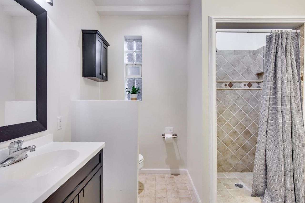 Pet Friendly! Historic River West Neighborhood - Easy Access To O'hare Apts