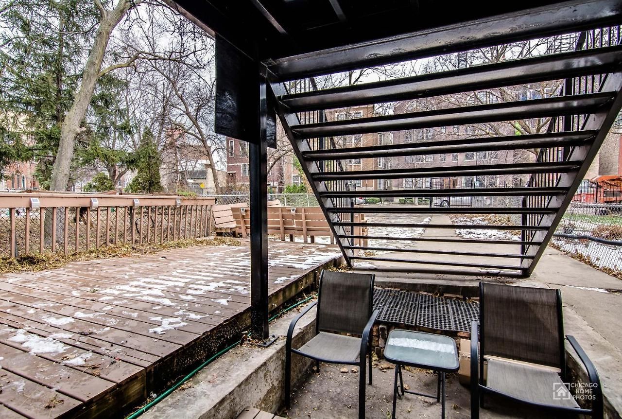 Apartment Quiet Comfort In The Big City, Just Steps To The Blue Line Apts