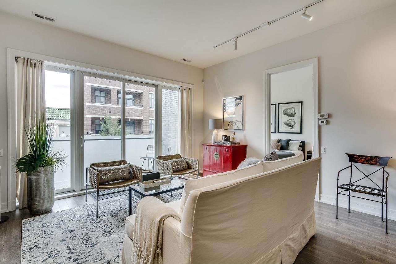 Apartment Sheridan Park Stunner! No Matter If Are In Town For Business Or Fun Has Covered Apts Chicago