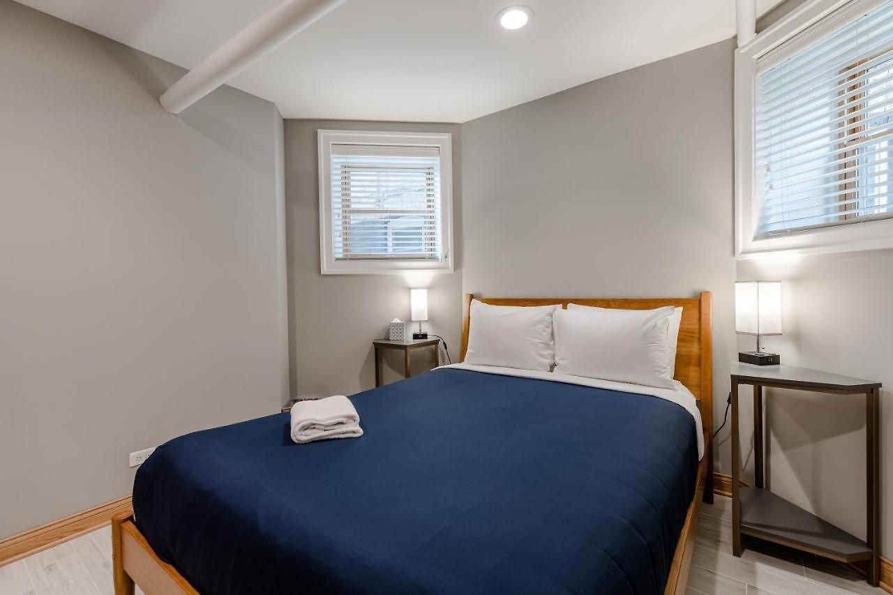 Quiet Oasis Only Minutes From Downtown - Friendly Neighborhood! Apts Chicago