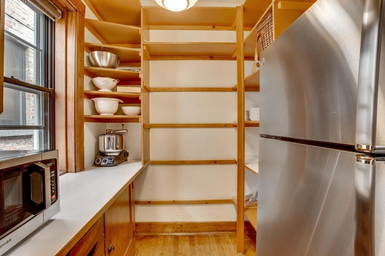 Comfortable Vintage North Side Retreat For 8 Chicago