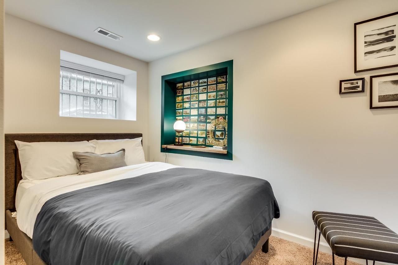 Vibrant & Stylish 4 Bed Condo Near Humboldt Park Apartment *