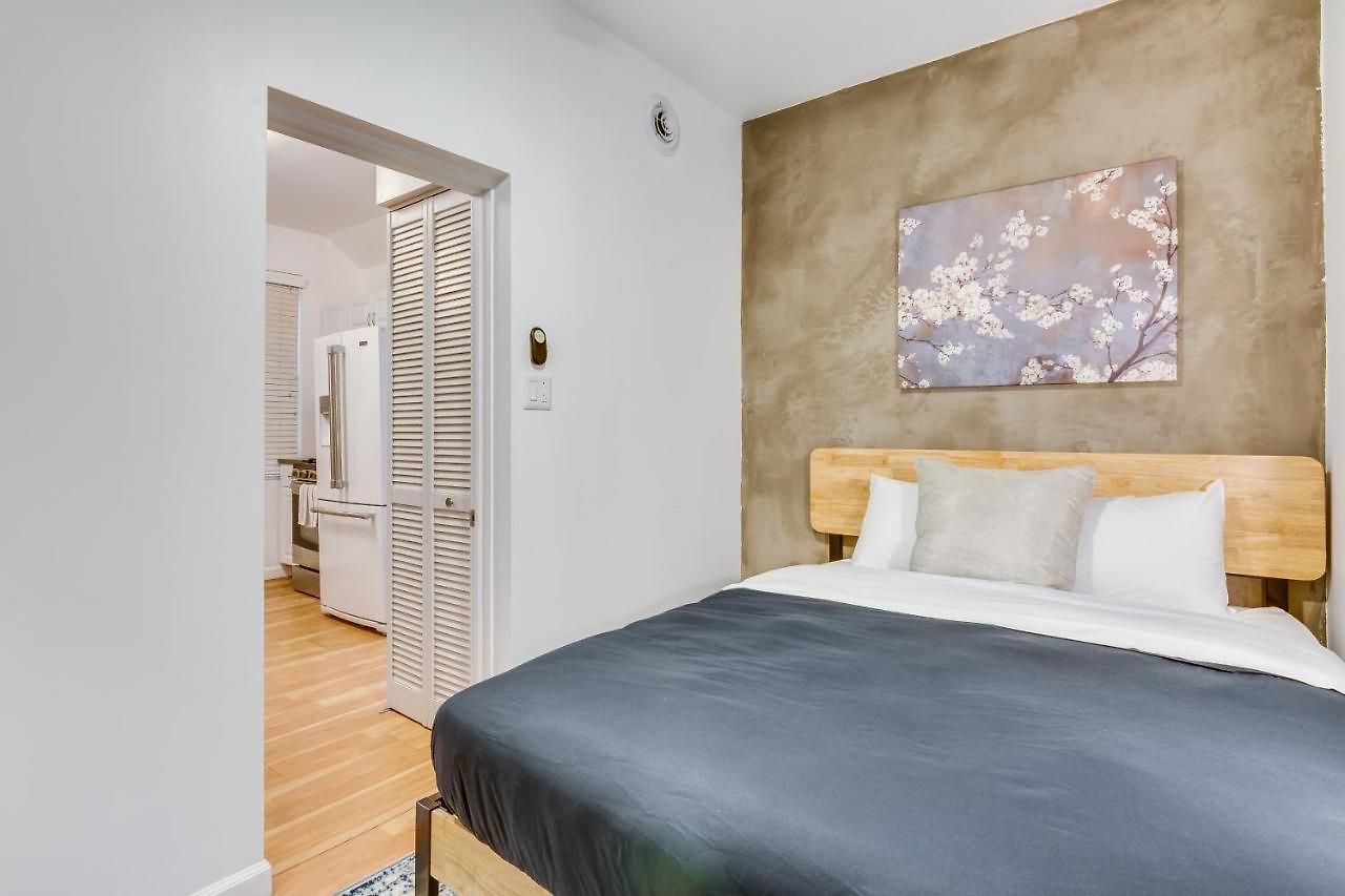 Cozy 2br West Town Apt, Ideal For Mid-term *