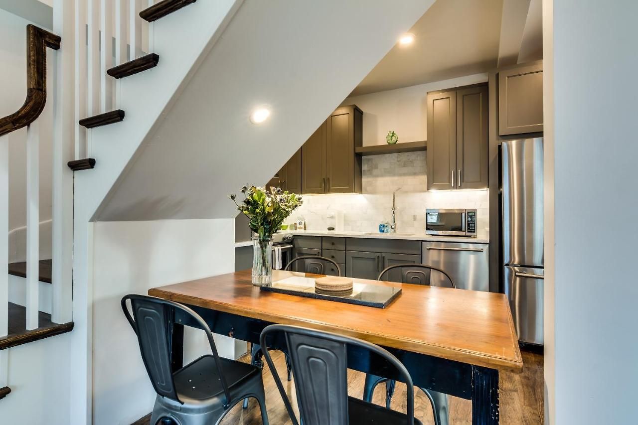 Old Town At It's Finest! Pet Friendly & Recently Renovated Top-floor Has Everything Need For A Perfect Windy Getaway * Chicago