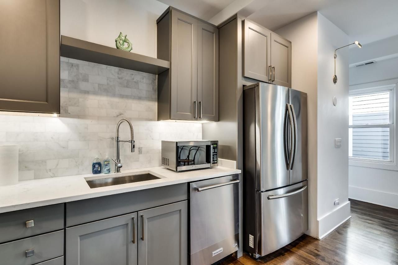 Apartment Old Town At It's Finest! Pet Friendly & Recently Renovated Top-floor Has Everything Need For A Perfect Windy Getaway Chicago