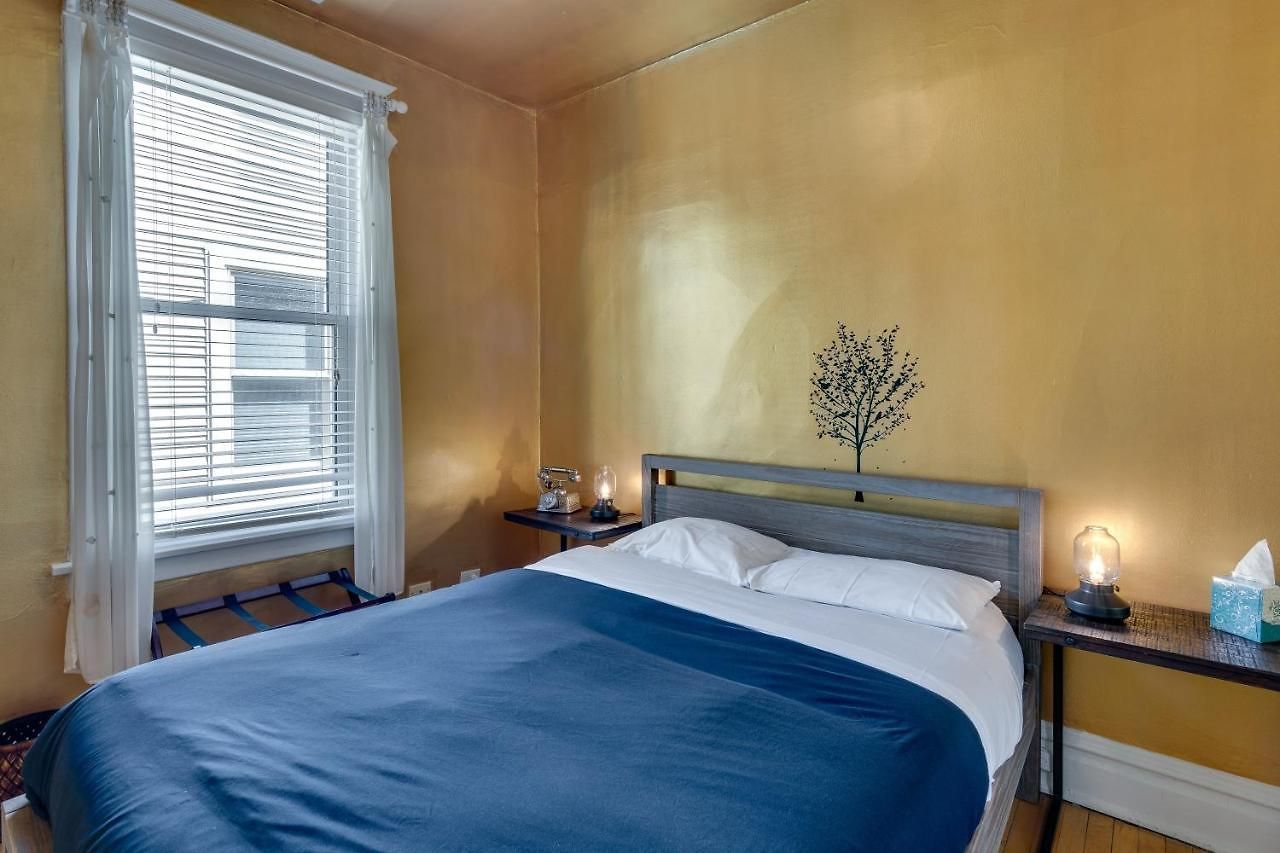 Warm & Comforting 4Br 2Ba In Andersonville Apartment