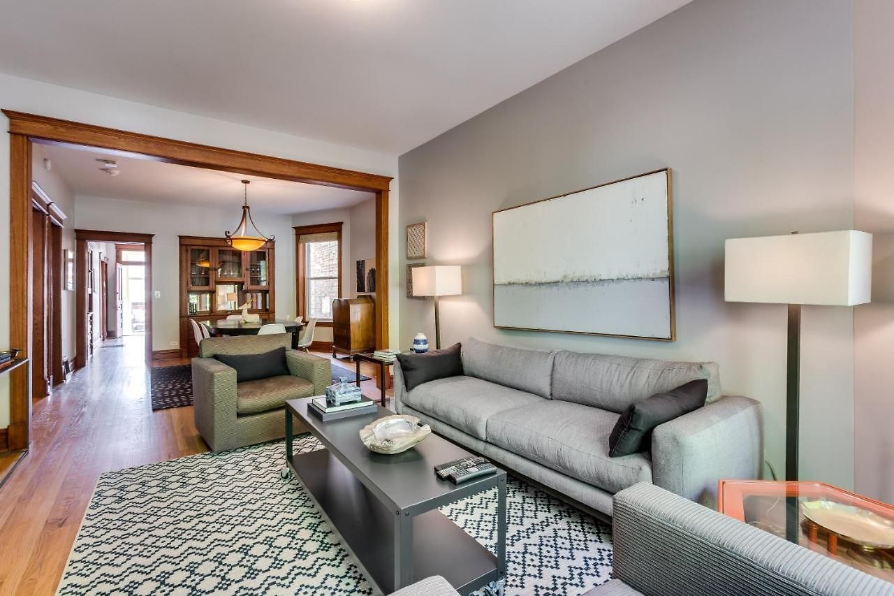 Garage Parking! Walk To Logan Square Station Great Local Restaurants And Bars * Chicago