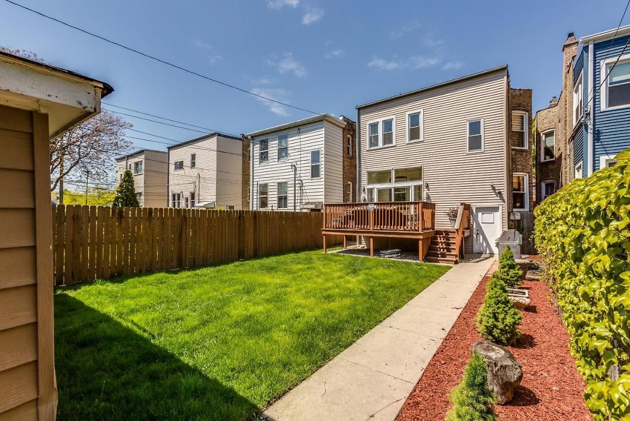 Garage Parking! Walk To Logan Square Station Great Local Restaurants And Bars * Chicago