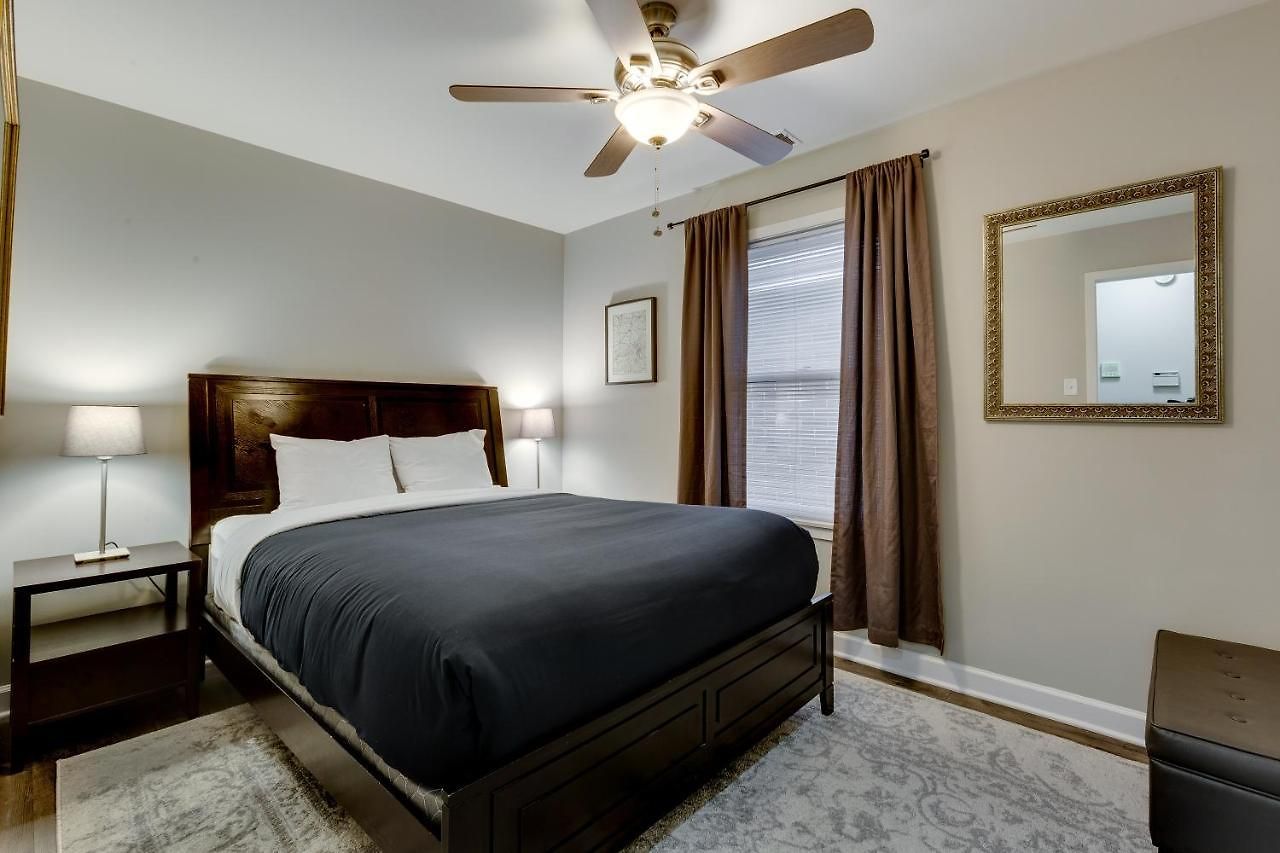 Walk To The United Center! No Easier Way To See Your Bulls And Blackhawks In Action! Apts Apartment *