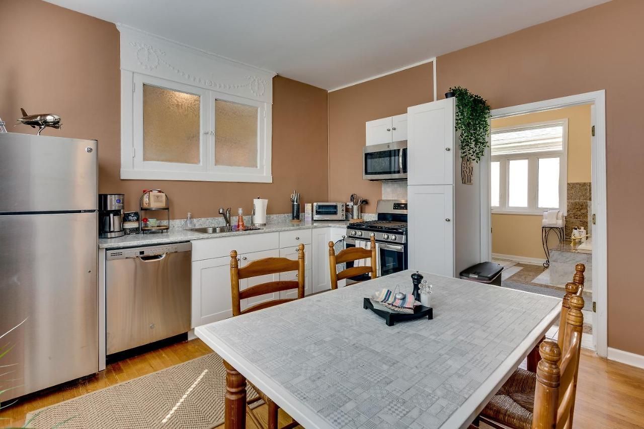 Warm & Comforting 4Br 2Ba In Andersonville