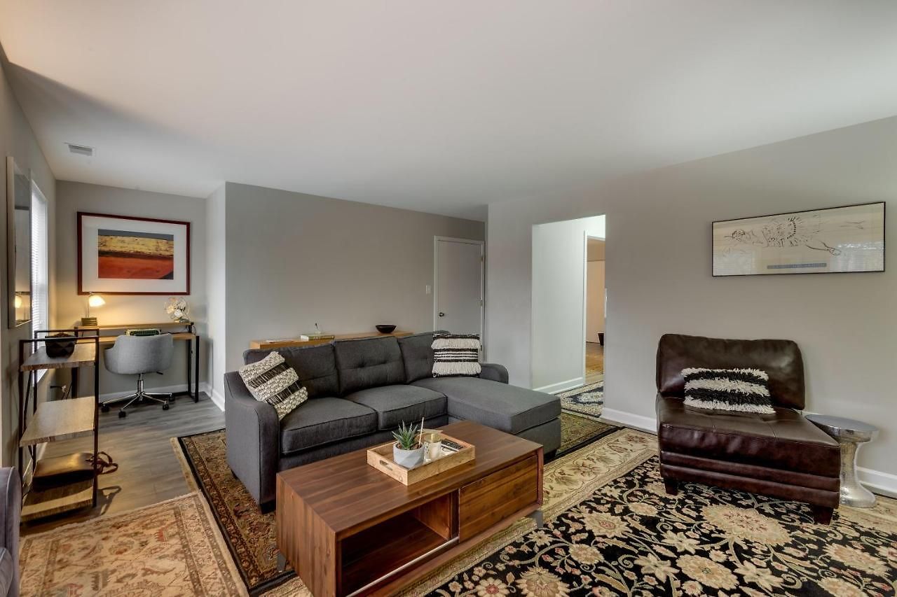 Apartment Walk To The United Center! No Easier Way To See Your Bulls And Blackhawks In Action! Apts Chicago