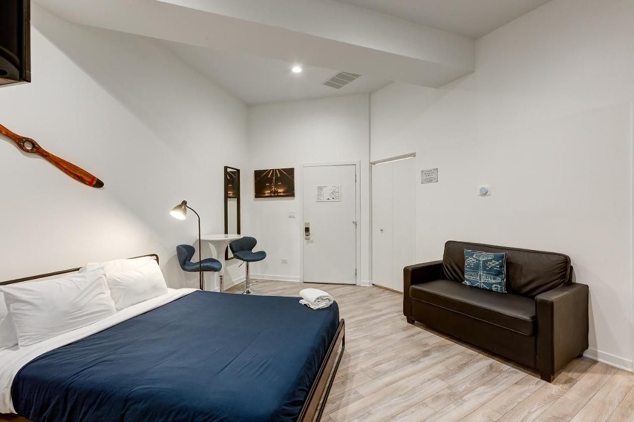 Hotel Enjoy A Romantic Getaway - This Windy City Studio Is Perfect For 2 - 747 Lofts Cabin 104 Apts *