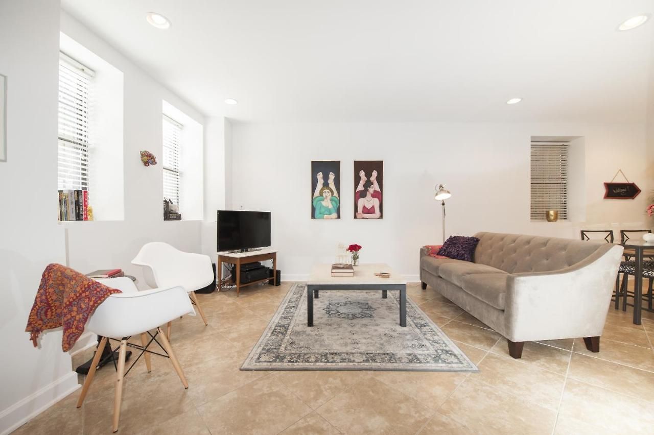 Apartment Bucktown Condo Just Two Blocks From The 'L' Apts *