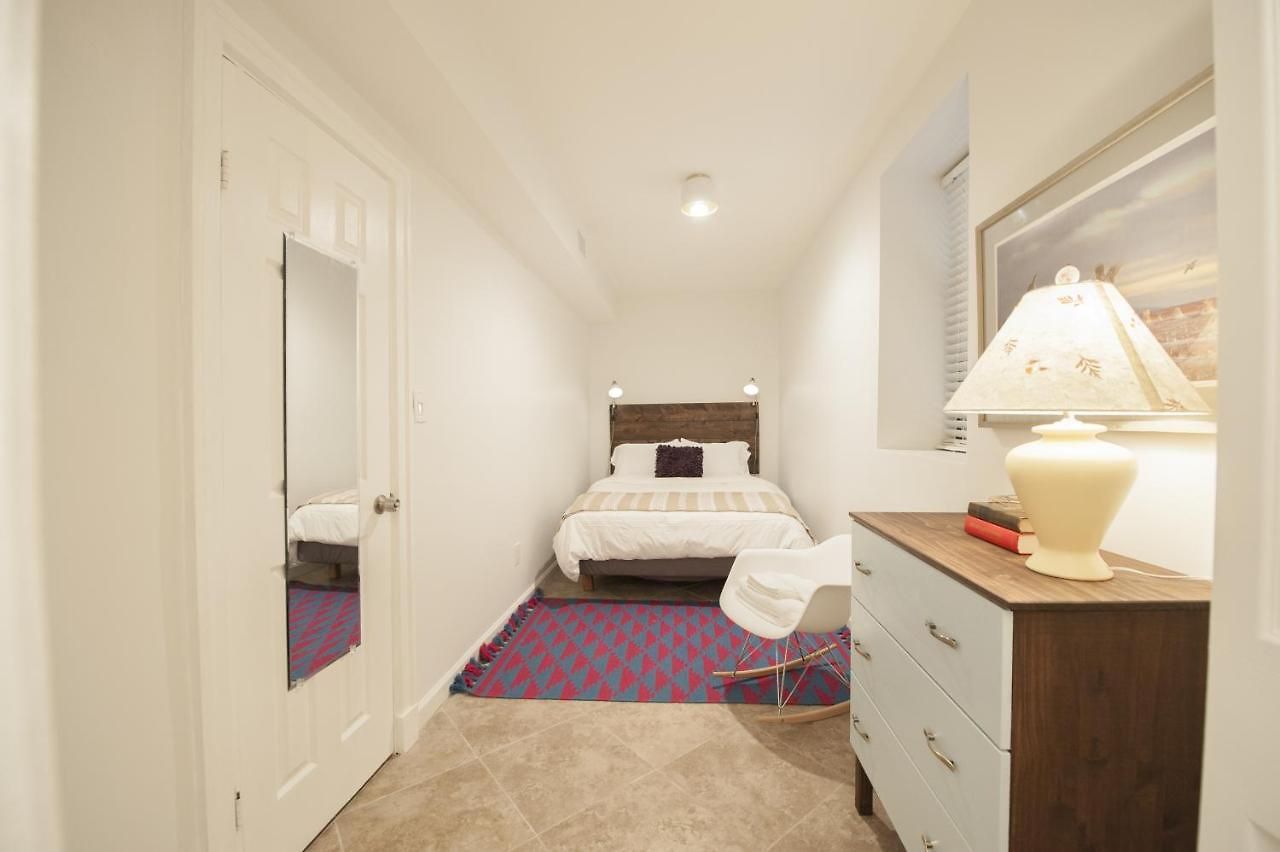 Bucktown Condo Just Two Blocks From The 'L' Apts Apartment *