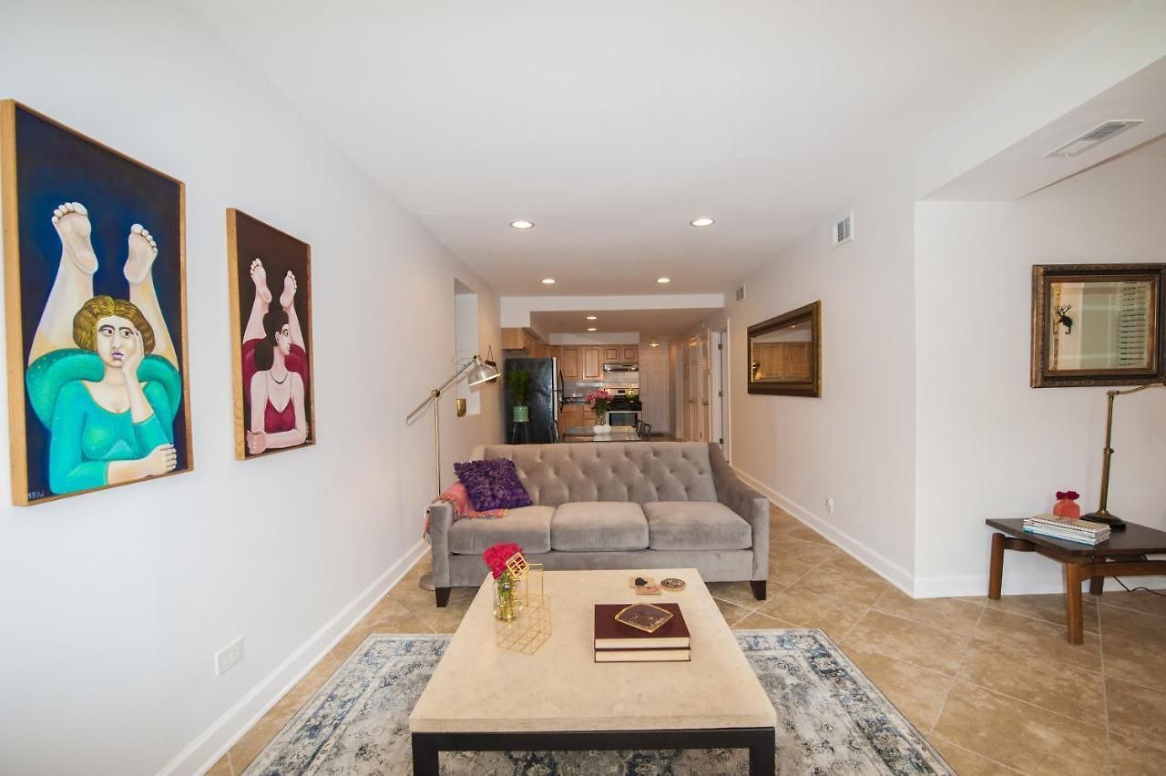 Bucktown Condo Just Two Blocks From The 'L' Apts Apartment Chicago