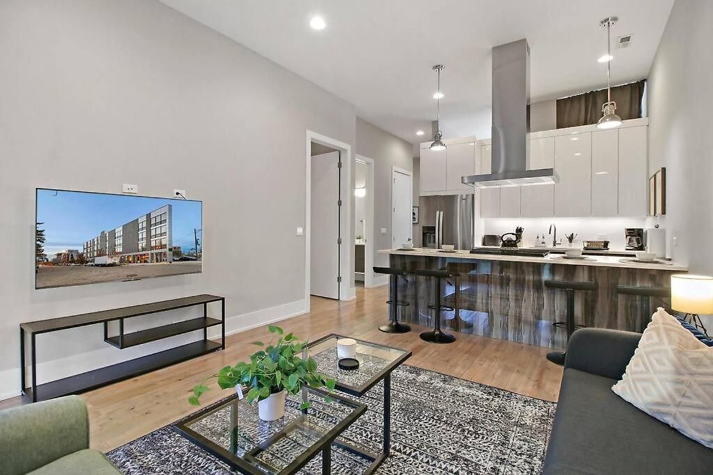 Well-equipped 2br With Laundry - Crosby 205 Apartment Chicago