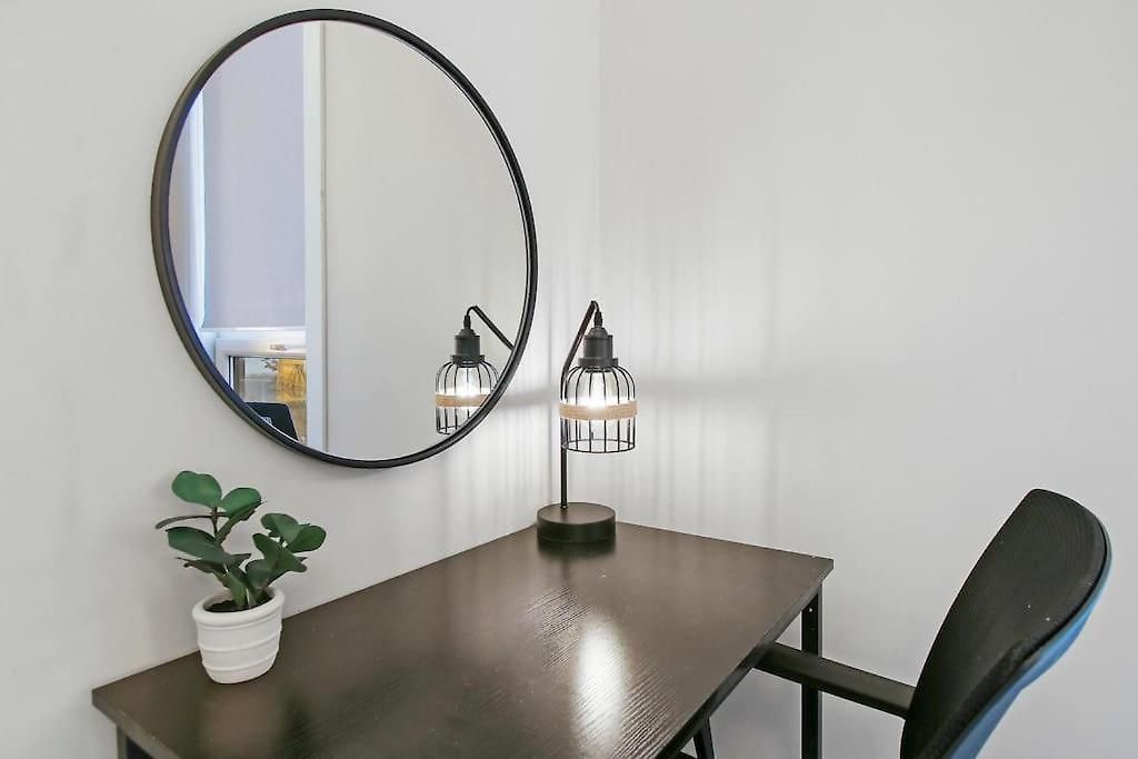 Well-equipped 2br With Laundry - Crosby 205