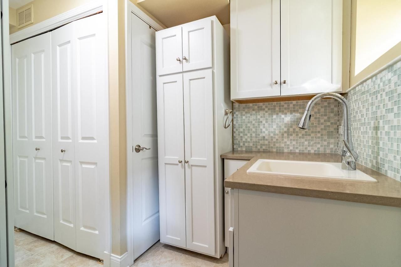 Luxurious Gold Coast 4br 4-story With Parking Sleeps 12 Guests * Chicago