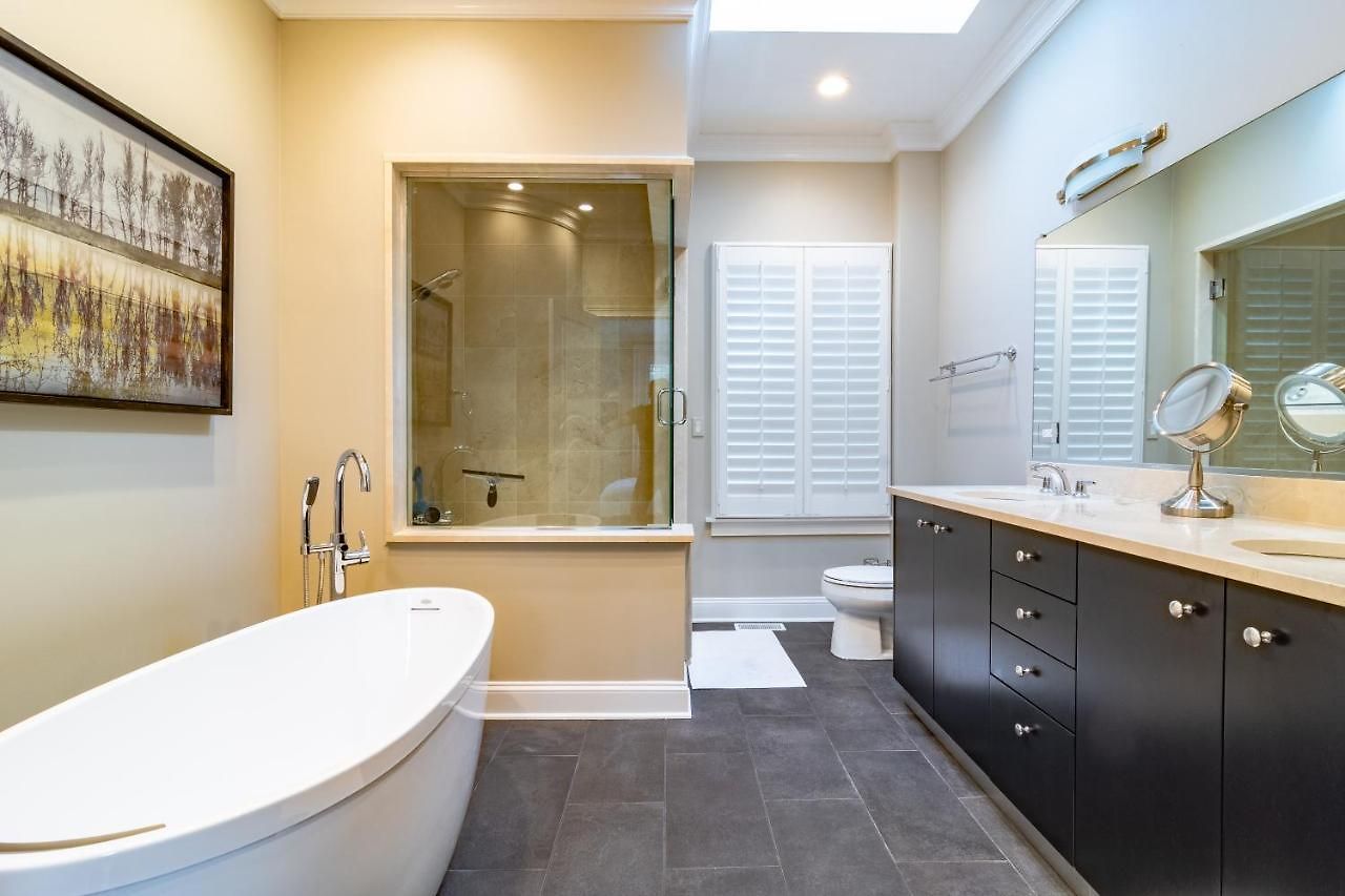 Villa Luxurious Gold Coast 4br 4-story With Parking Sleeps 12 Guests *